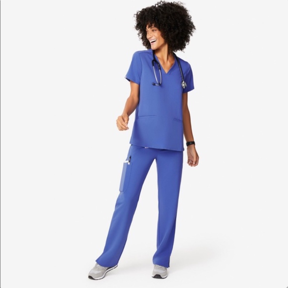FIGS Casma Three-Pocket Scrub Top Denim - Picture 3 of 3